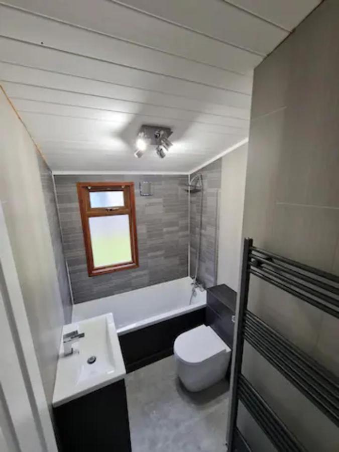 4 Bed Luxury Lodge With Hot Tub Near Lake District Warton  Eksteriør bilde