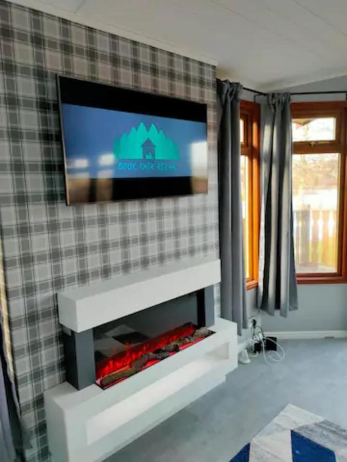 4 Bed Luxury Lodge With Hot Tub Near Lake District Warton  Eksteriør bilde