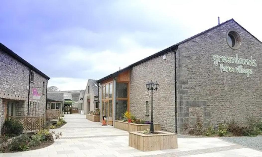 4 Bed Luxury Lodge With Hot Tub Near Lake District Warton  Eksteriør bilde