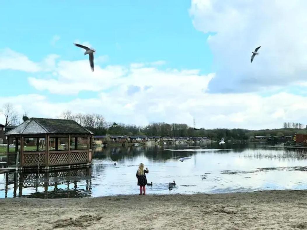 4 Bed Luxury Lodge With Hot Tub Near Lake District Warton  Eksteriør bilde