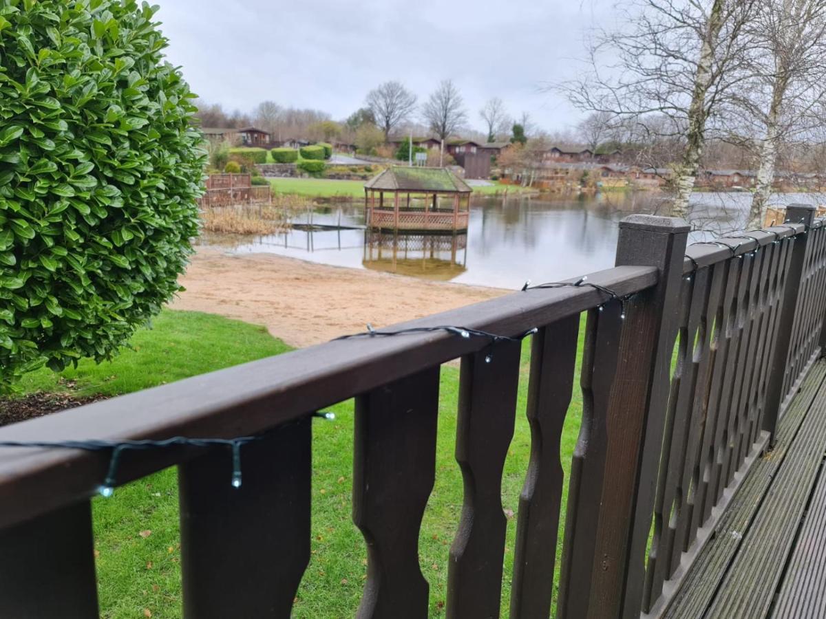 4 Bed Luxury Lodge With Hot Tub Near Lake District Warton  Eksteriør bilde