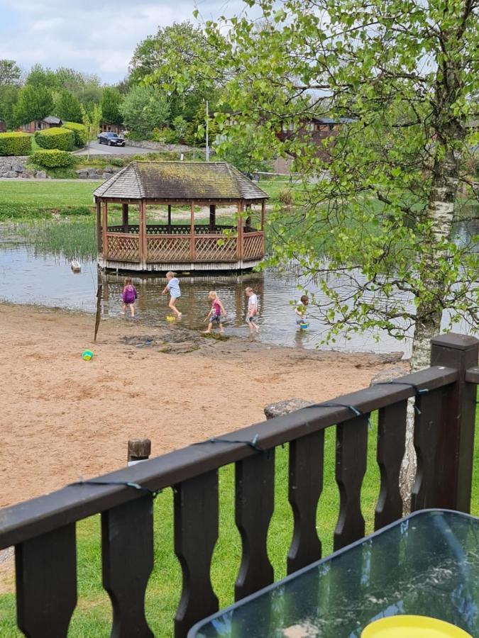 4 Bed Luxury Lodge With Hot Tub Near Lake District Warton  Eksteriør bilde